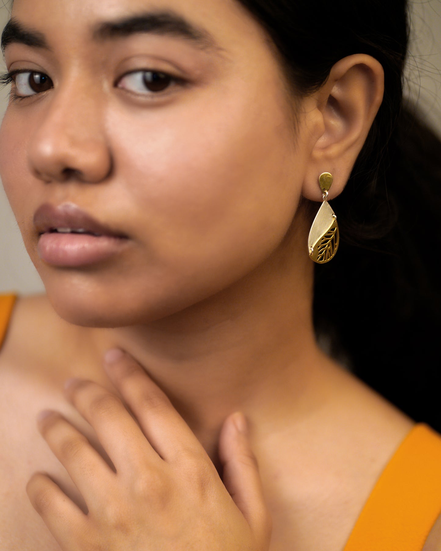 Two-Toned Leaflet Drops