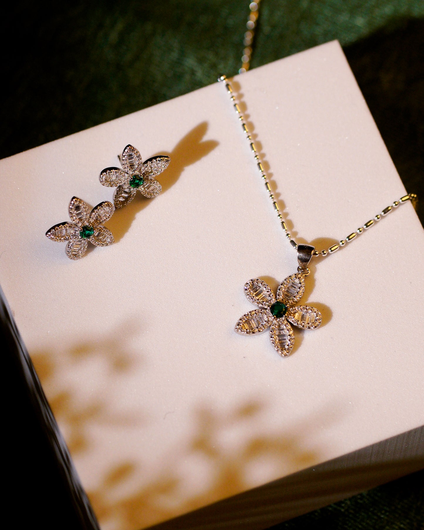 Mossy Mirage Bloom Pendant Set