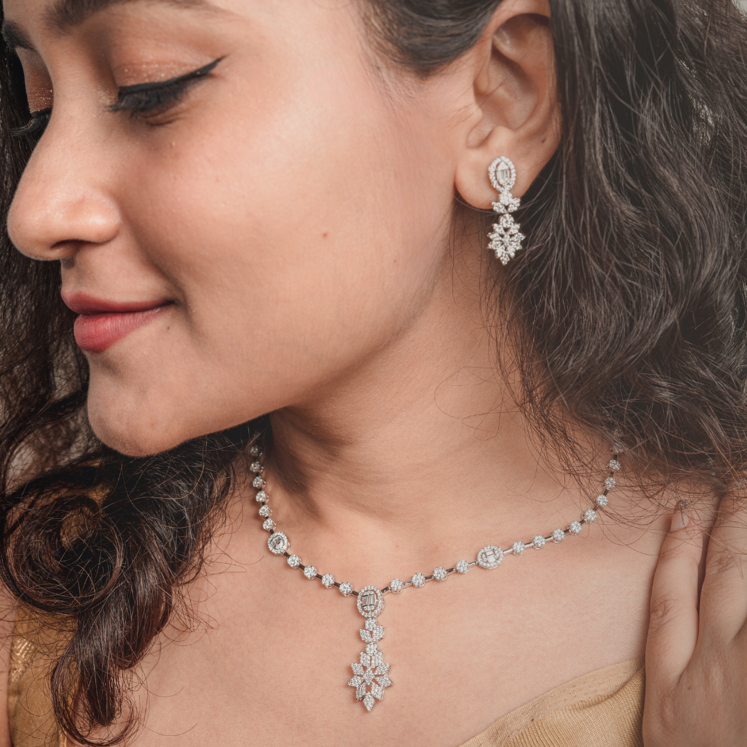 White Snowflake Necklace Set