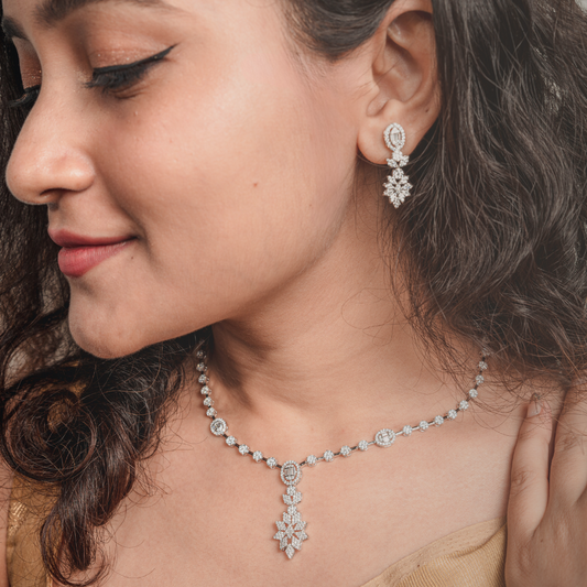 White Snowflake Necklace Set