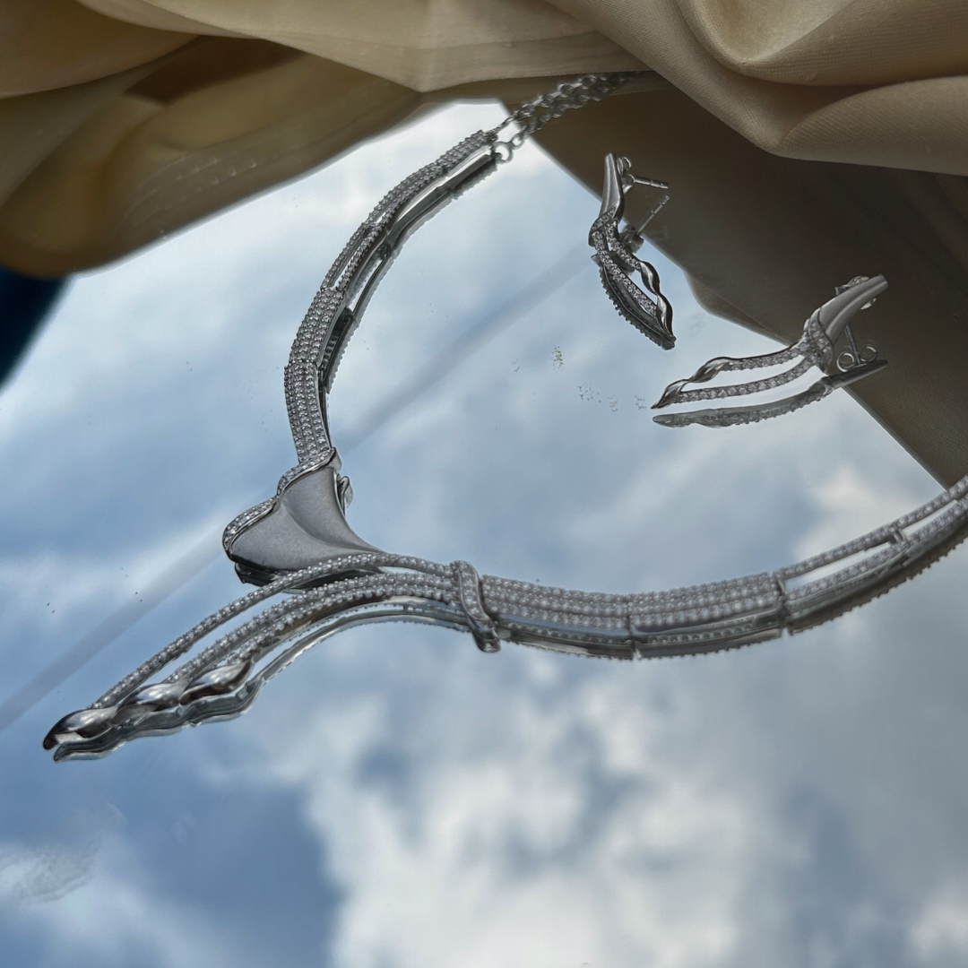 Graceful Arc Necklace Set