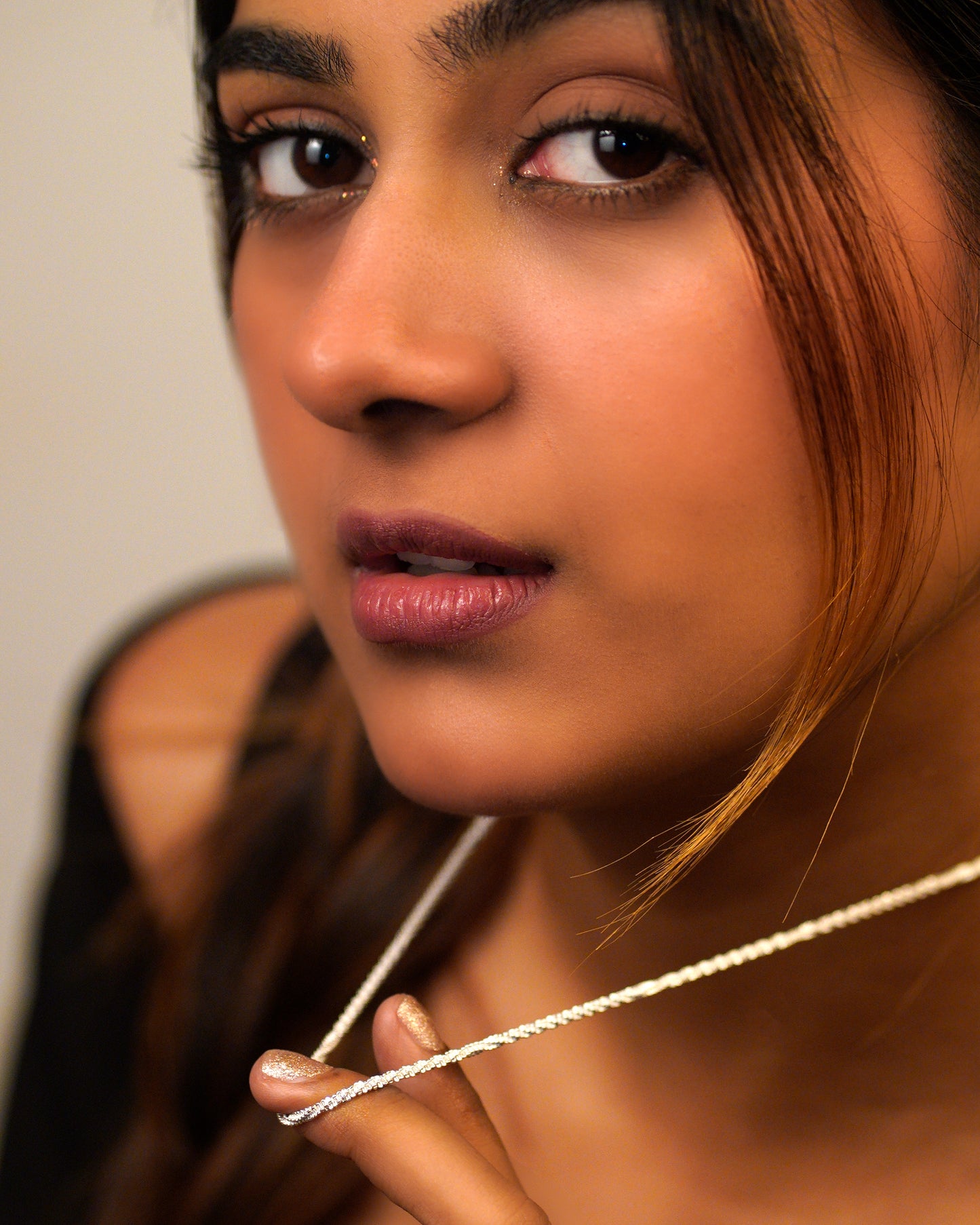 Alabaster Twirl Chain