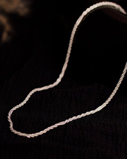 Alabaster Twirl Chain